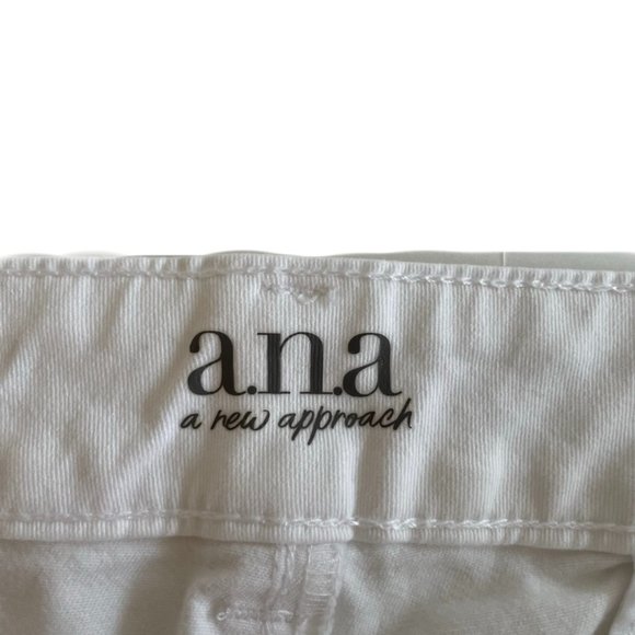a.n.a. Women's Plus-Size 26 Mid Rise Chino Short 4.5" - WHITE - Picture 9 of 12